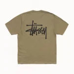 ベーシックなステューシーTシャツアーミー